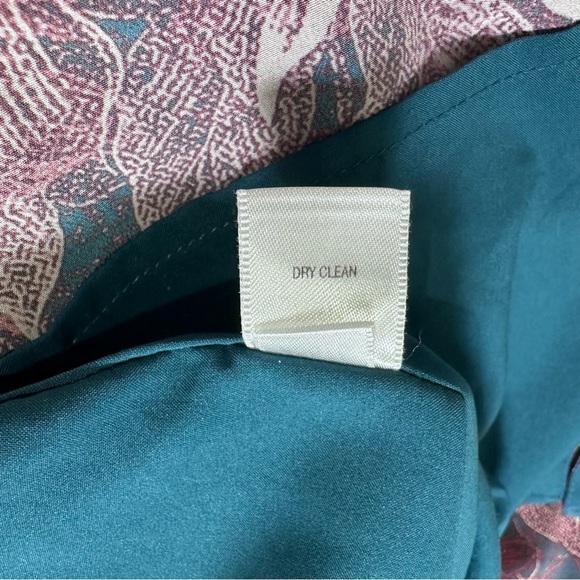 Garnet Hill Women’s Size 6 Floral Print Bell Sleeve Silk Dress - Picture 4 of 5